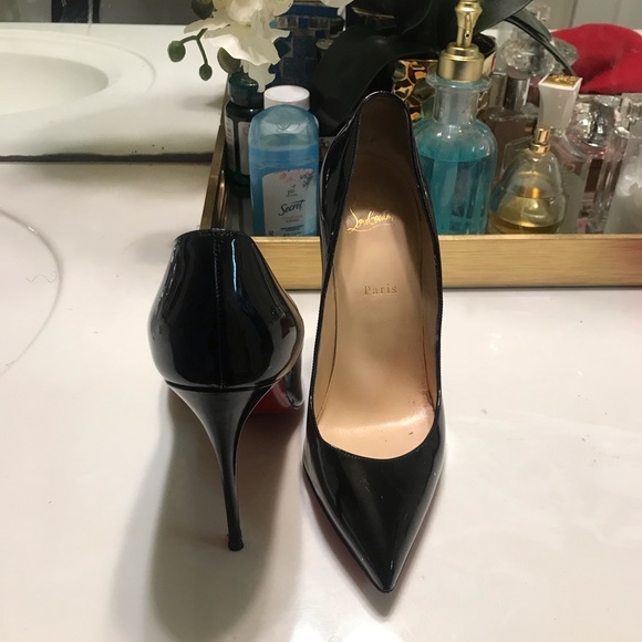 Christian Louboutin - Picture 2 of 3